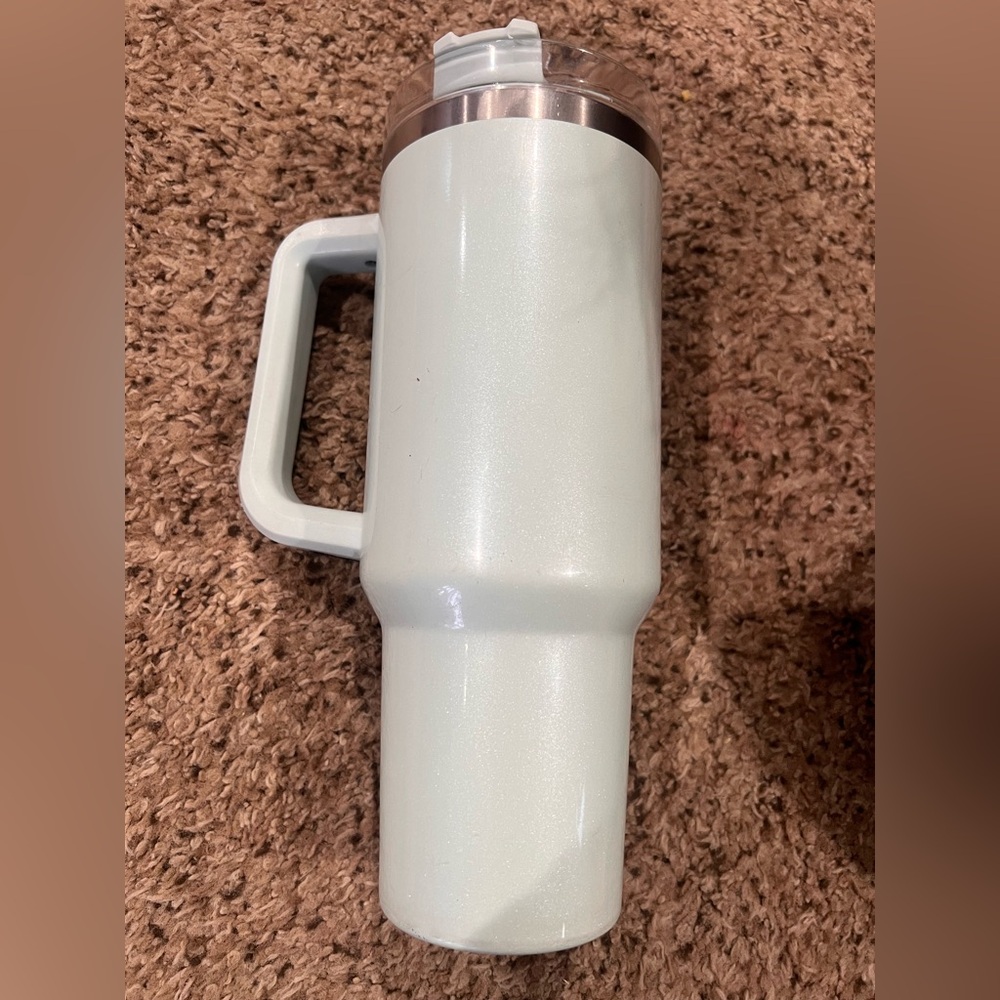 Stanley Mint Colored 40oz tumbler - Picture 2 of 4